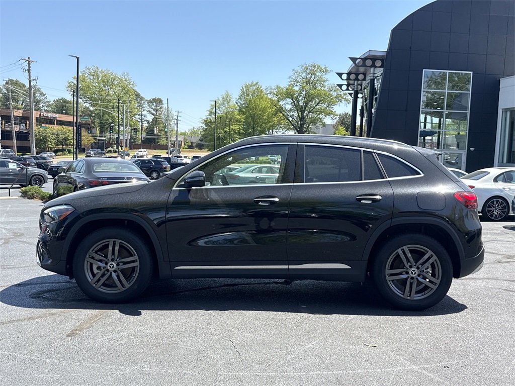 2025 Mercedes Benz GLA 250 photo 2