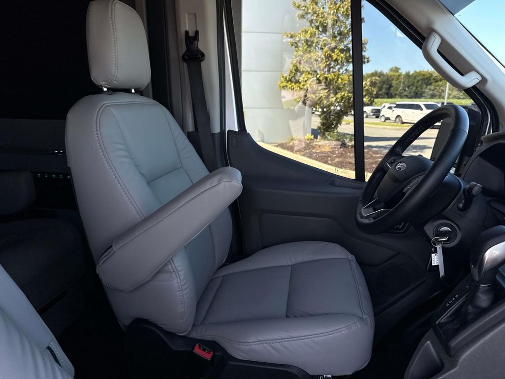 2024 Ford Transit photo 9