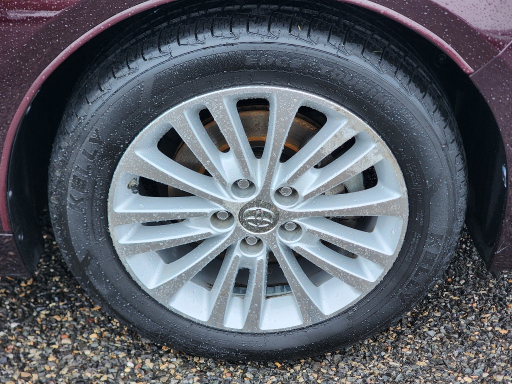 2013 Toyota Avalon Hybrid XLE Premium photo 4