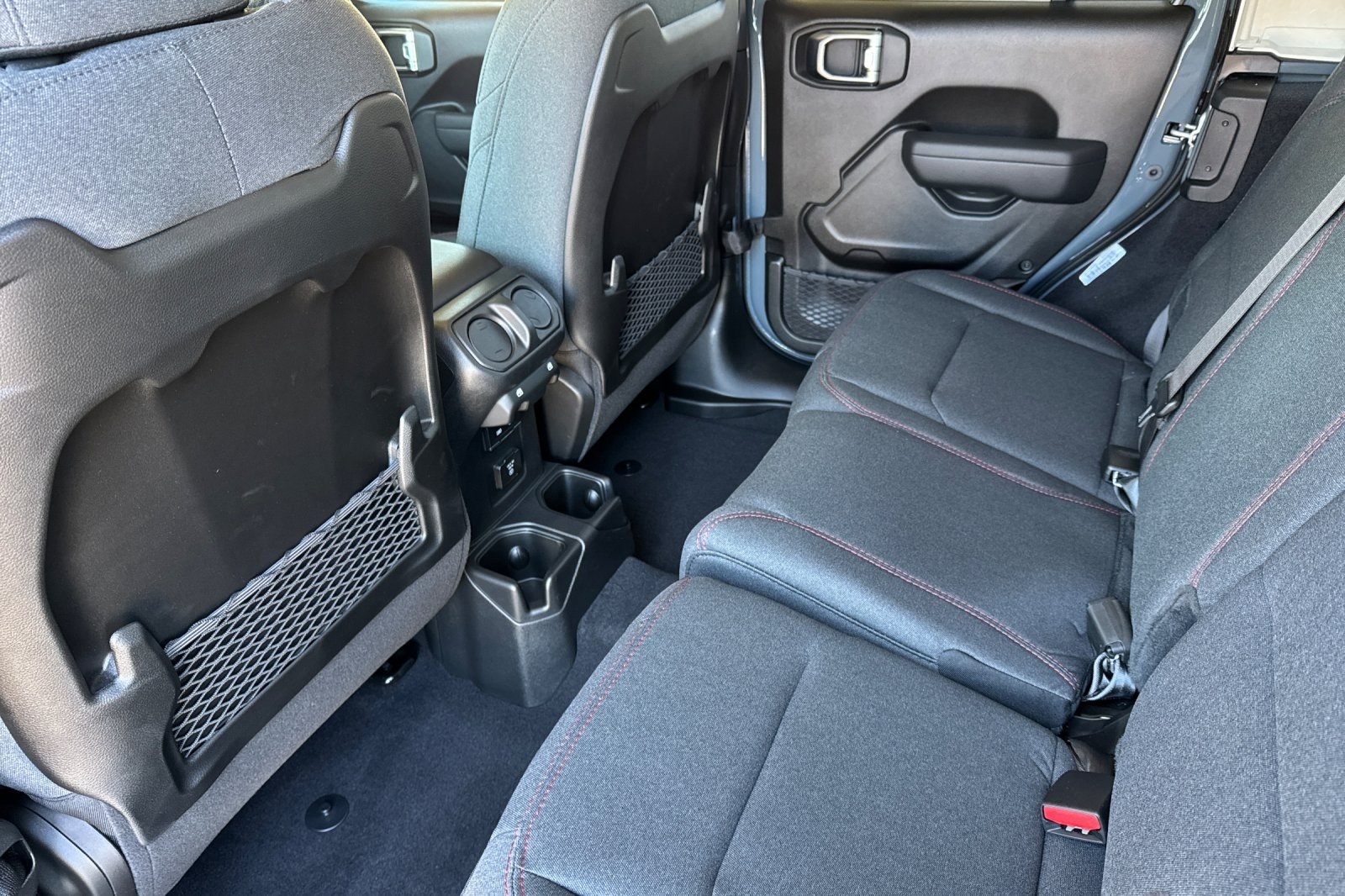 2025 Jeep Wrangler Rubicon photo 11