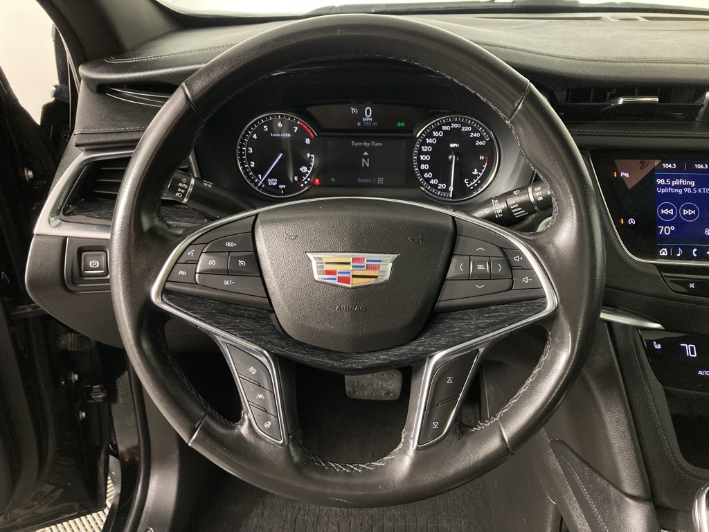 2021 Cadillac XT5 Premium Luxury photo 2