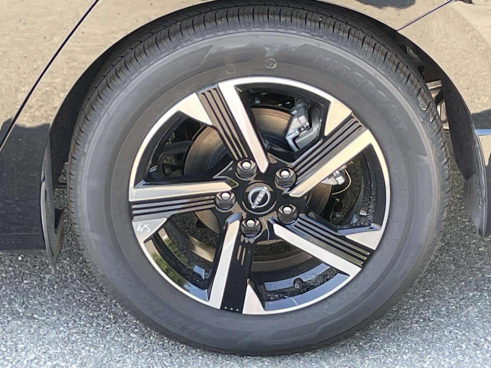 2025 Nissan Sentra SV photo 9