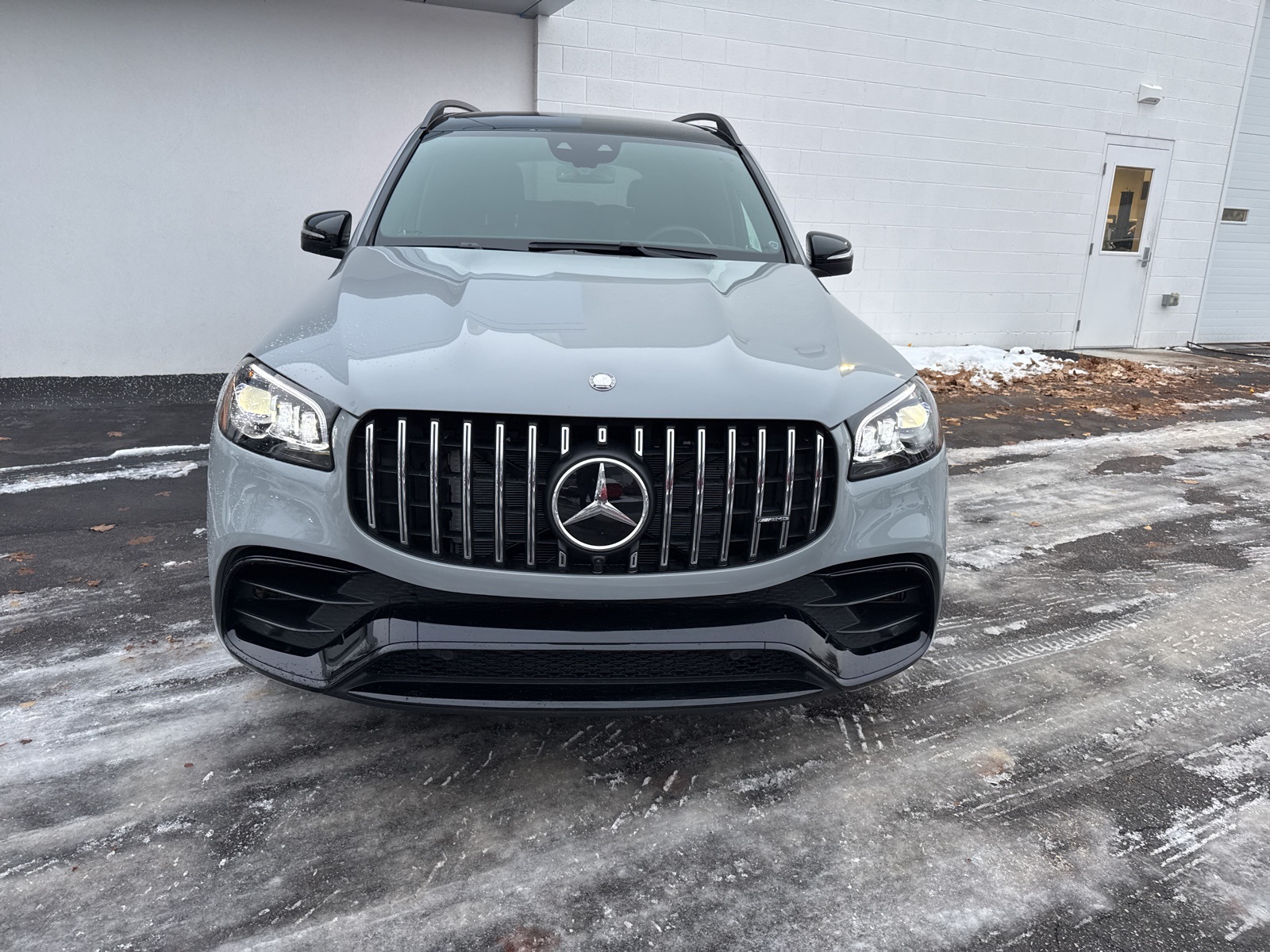 2025 Mercedes Benz GLS 63 AMG 4MATIC photo 3