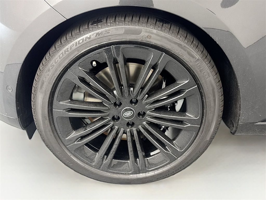 2025 Land Rover Range Rover SE photo 28