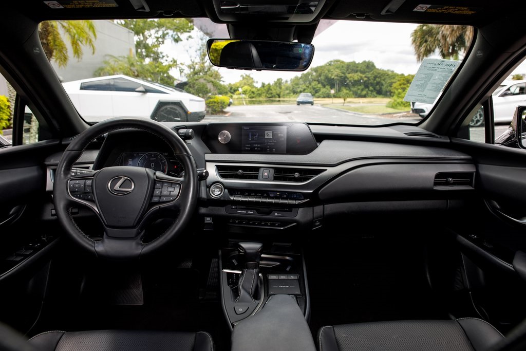 2019 Lexus UX 200 photo 29