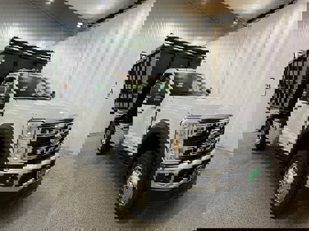 2025 Ford F-550 XL photo 3