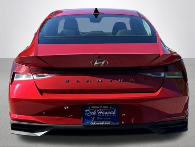 2023 Hyundai Elantra SEL photo 8