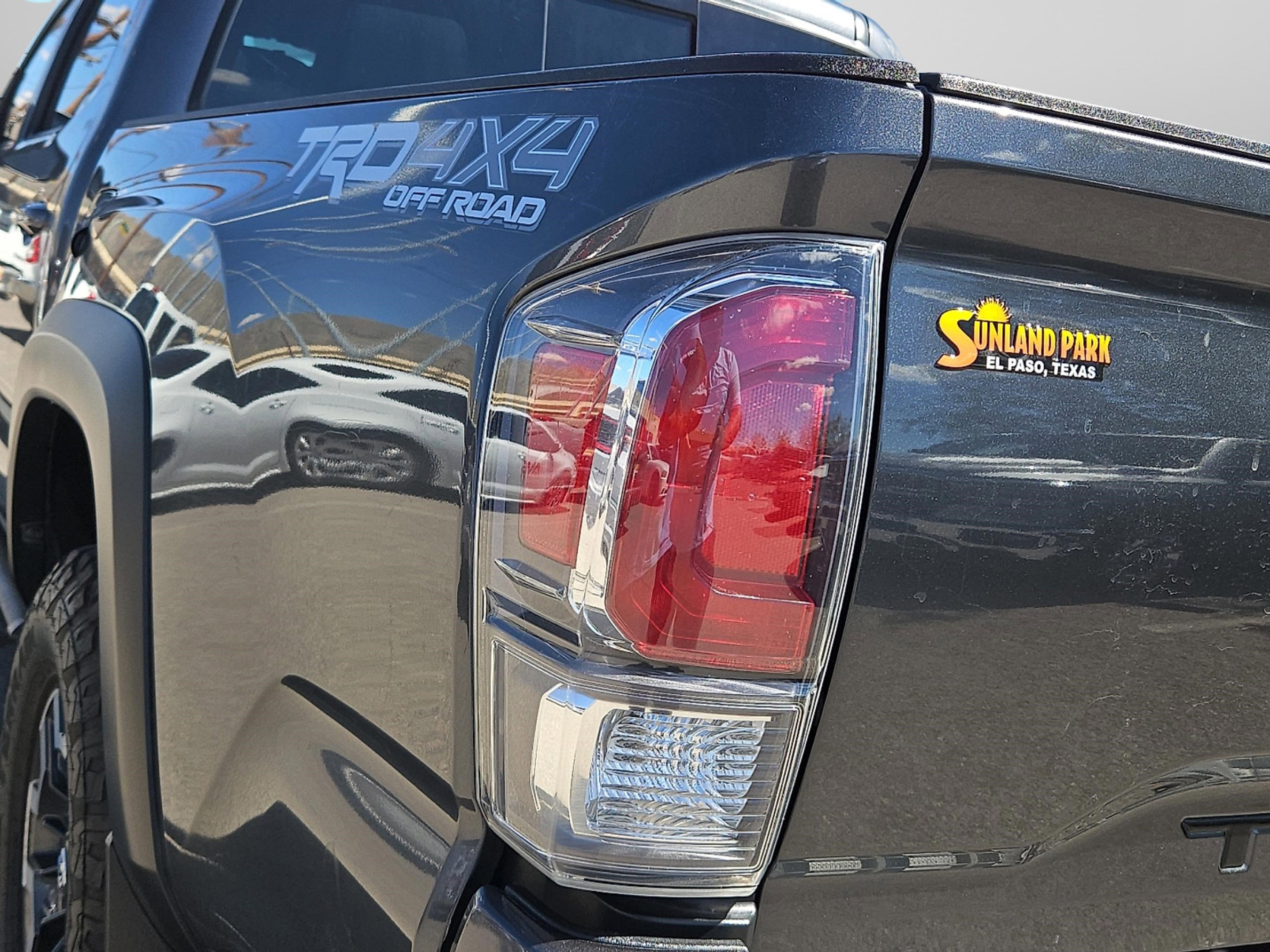 2021 Toyota Tacoma TRD Off-Road photo 14