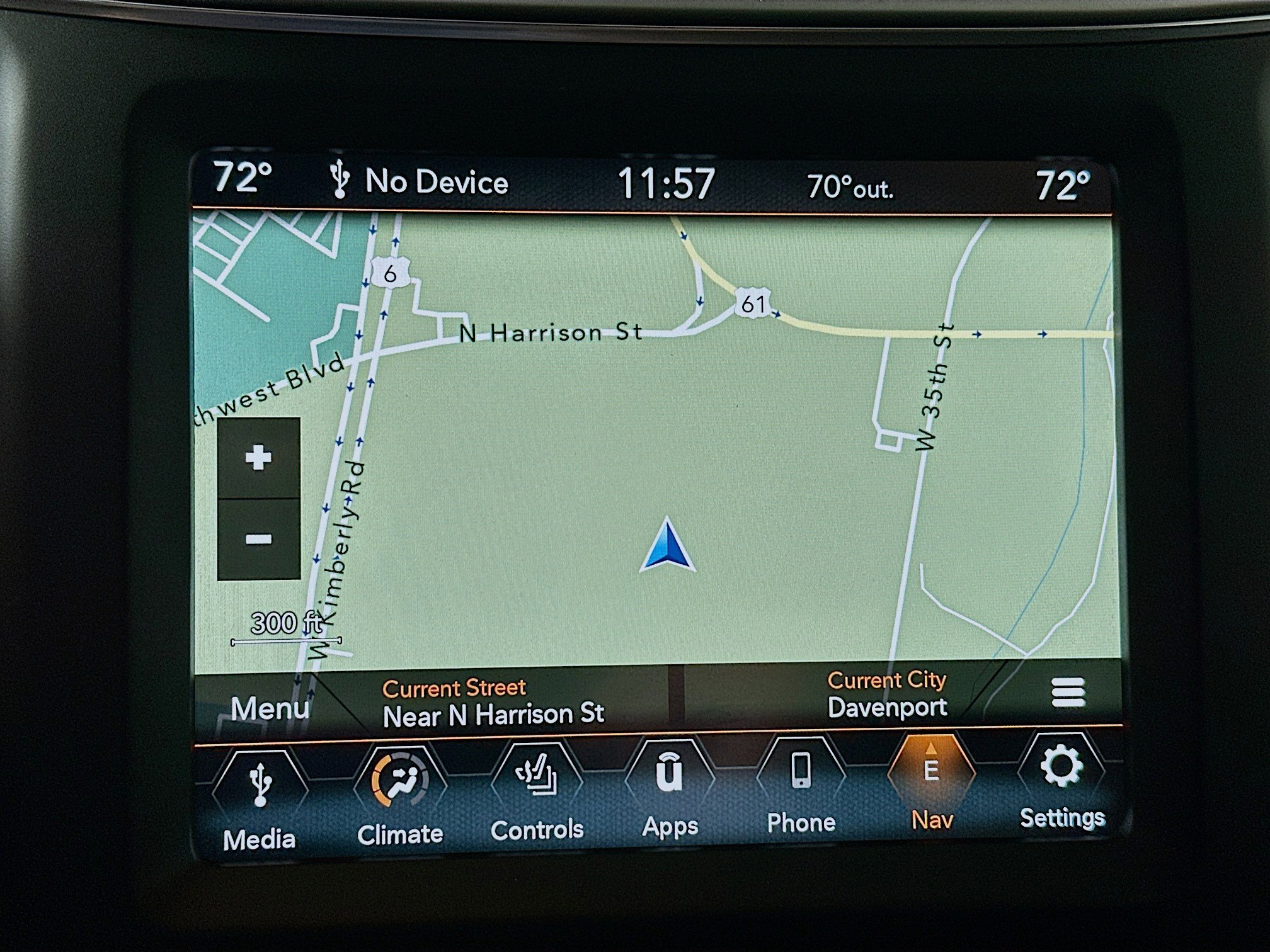 2023 Jeep Cherokee Altitude photo 11