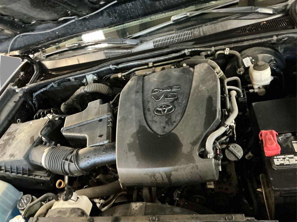 2018 Toyota Tacoma SR photo 13