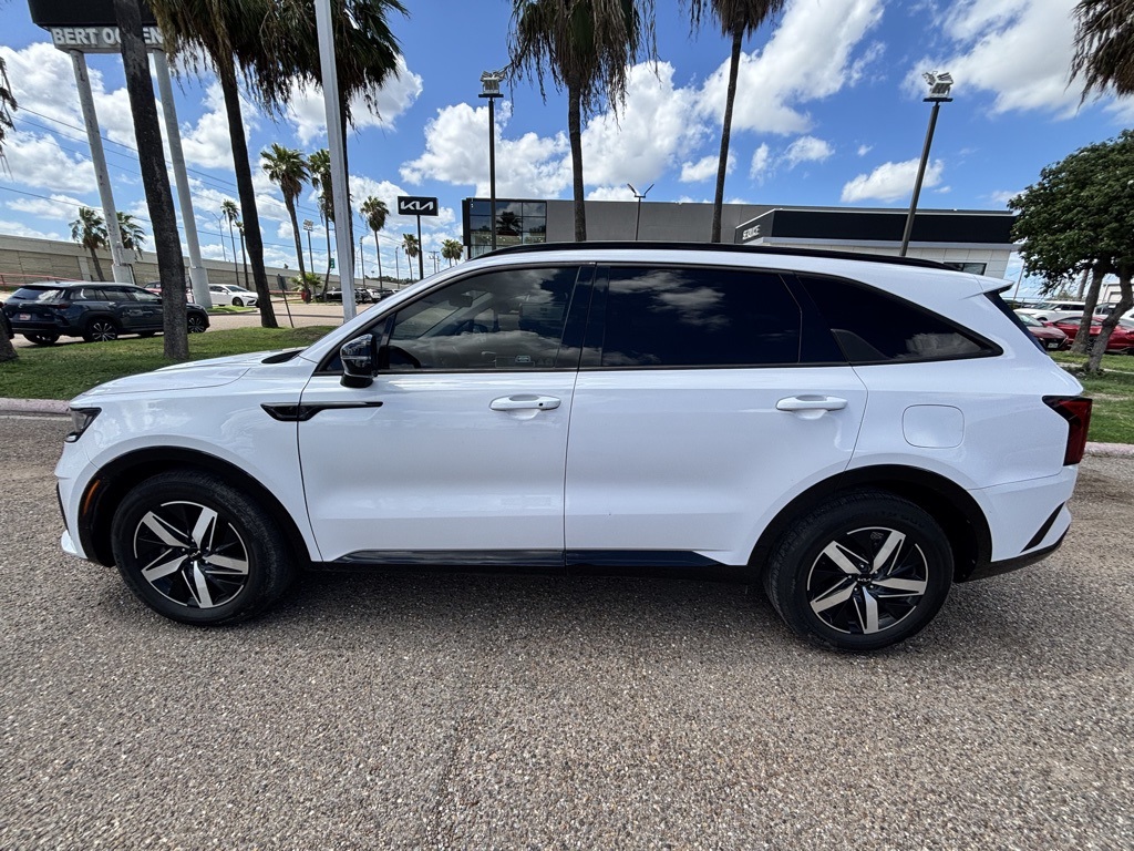 2022 Kia Sorento S photo 2