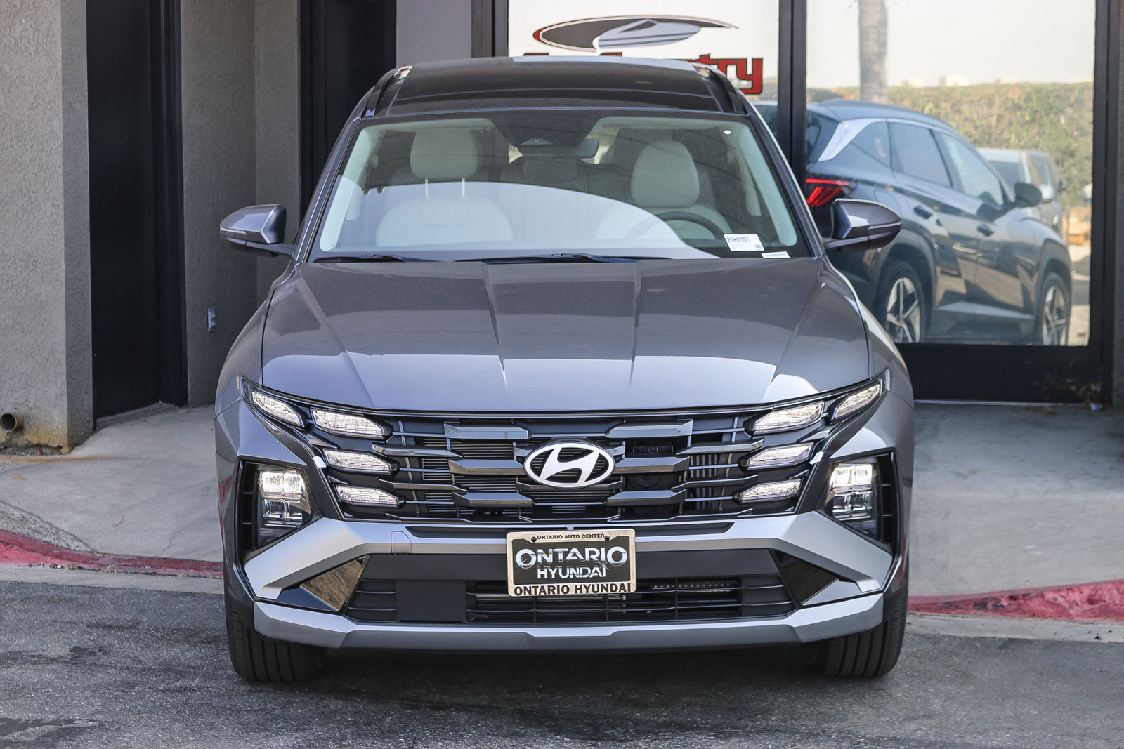New 2025 Titan Gray Hyundai SEL Convenience image 3