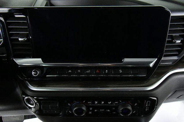 2024 Chevrolet Silverado 1500 RST photo 3