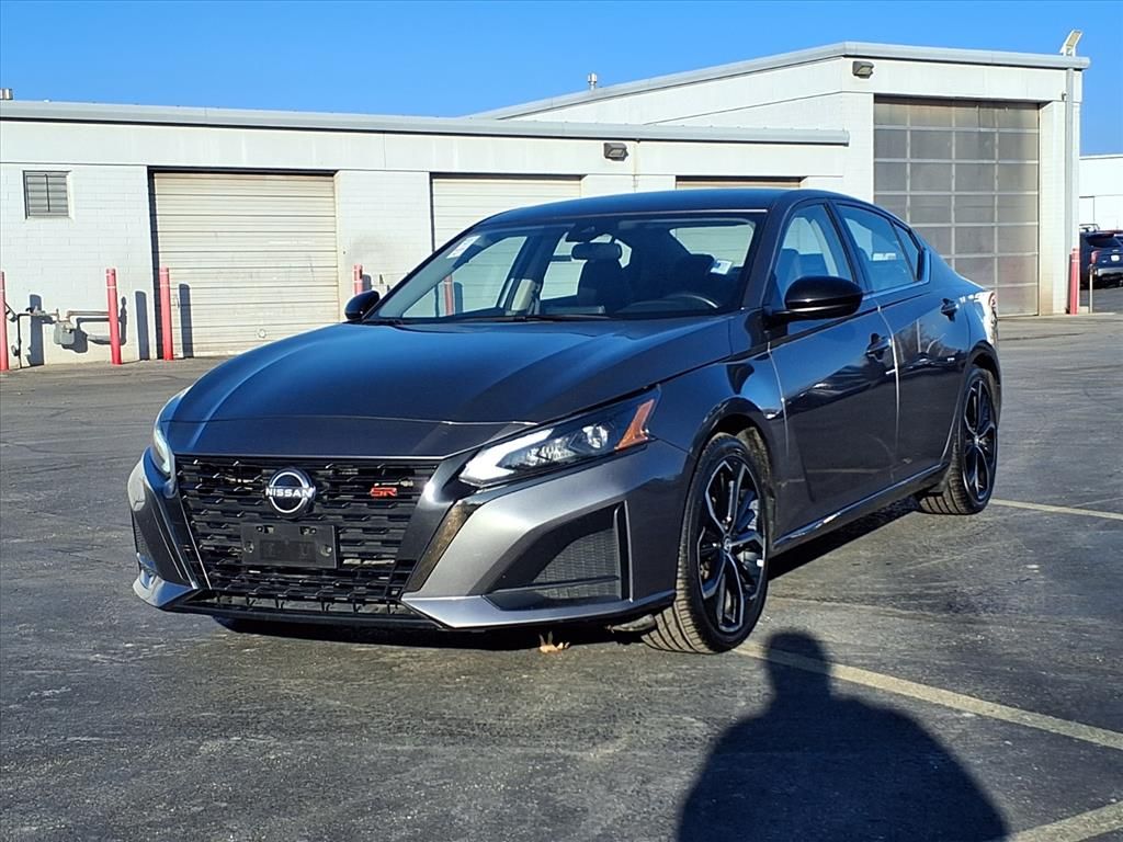 Used 2024 Nissan Altima SR with VIN 1N4BL4CV2RN366157 for sale in Kansas City