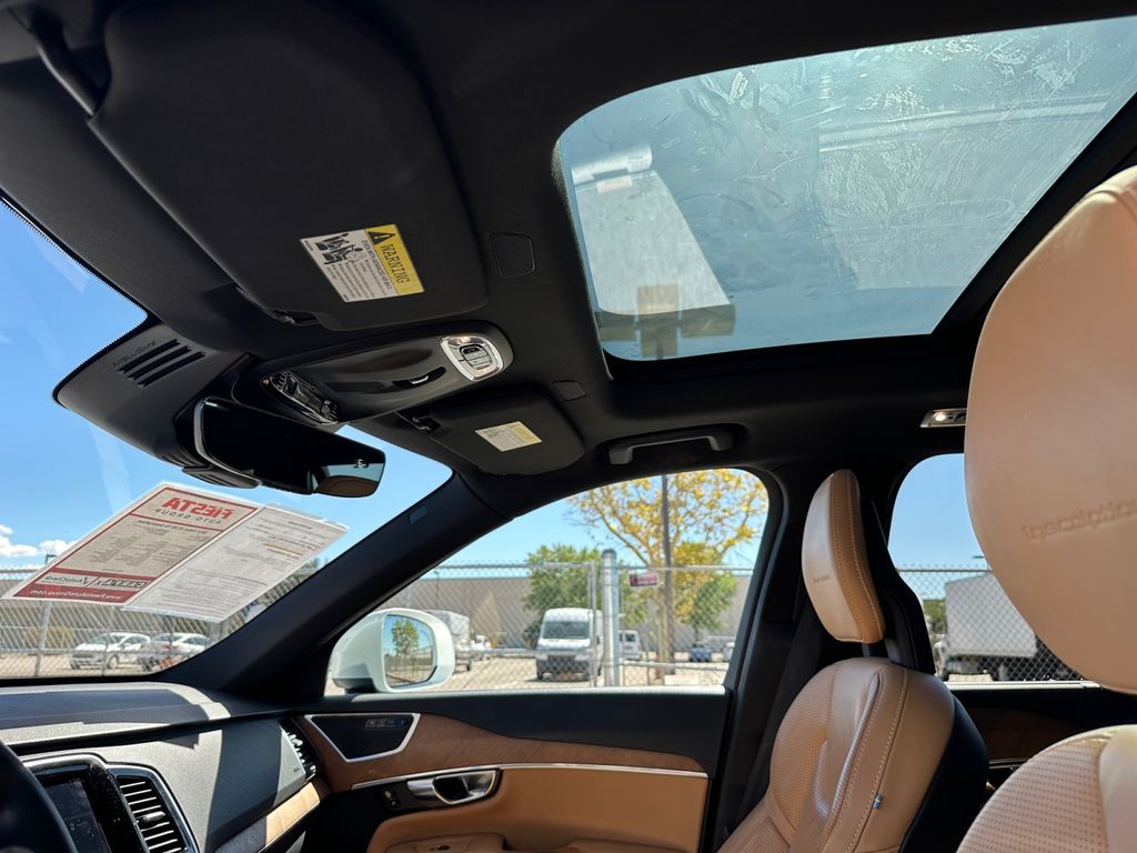 2017 Volvo XC90 T6 Inscription photo 25