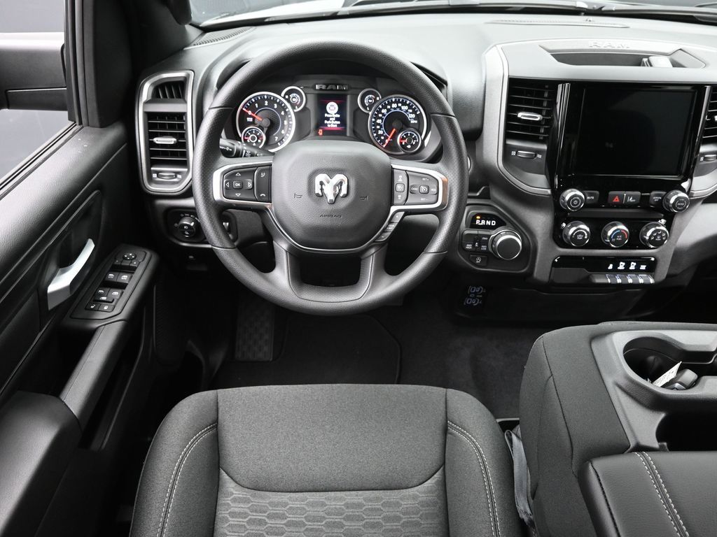 2025 Ram 1500 Tradesman photo 8