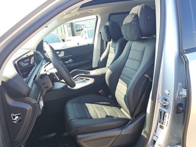 2026 Mercedes Benz GLS 450 4MATIC photo 14