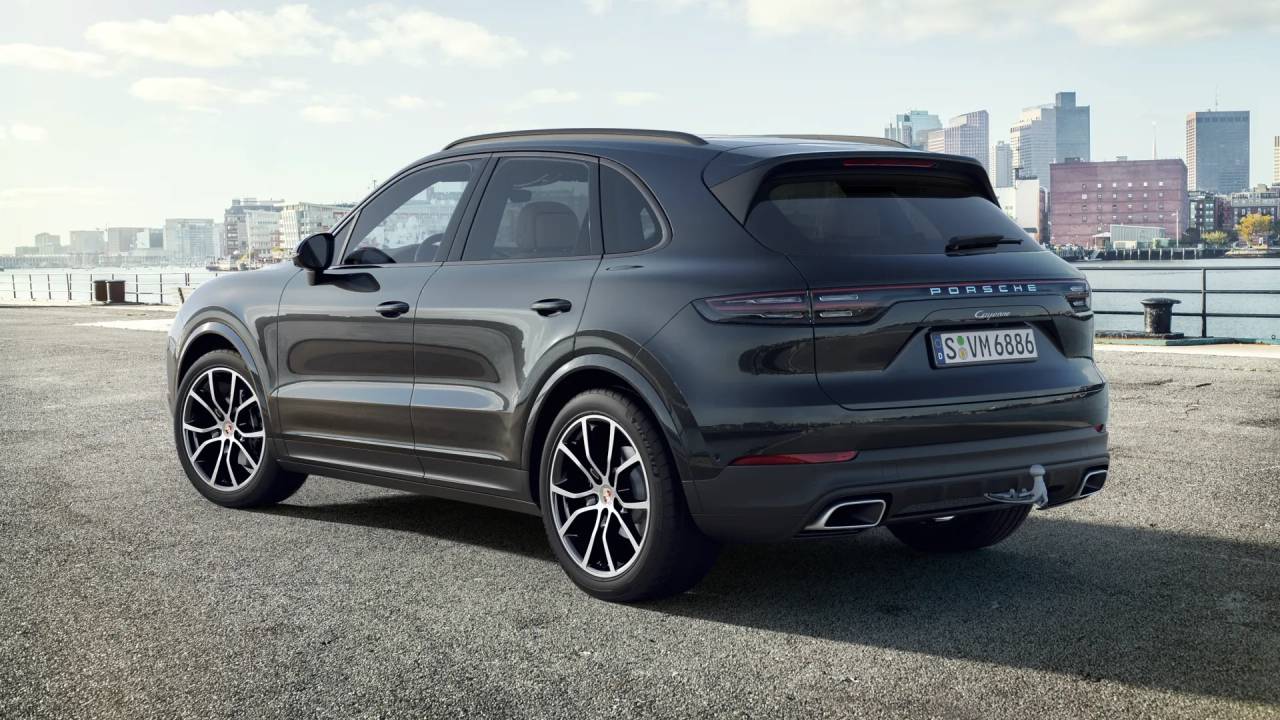 2023 Porsche Cayenne Platinum Edition photo 3