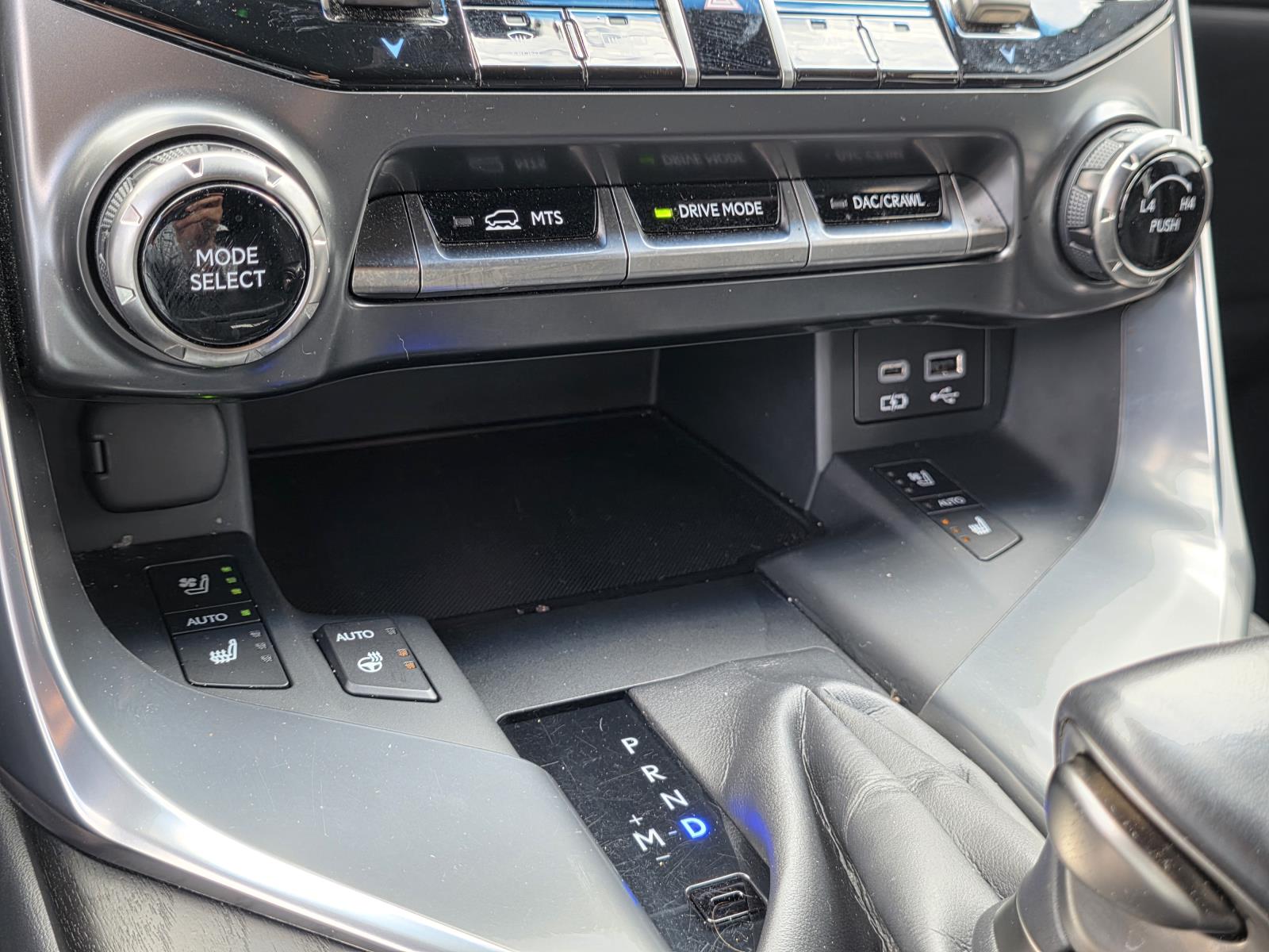 2022 Lexus LX 600 Luxury photo 24