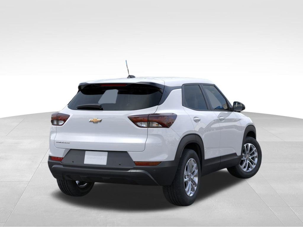 2026 Chevrolet Trailblazer LS photo 3