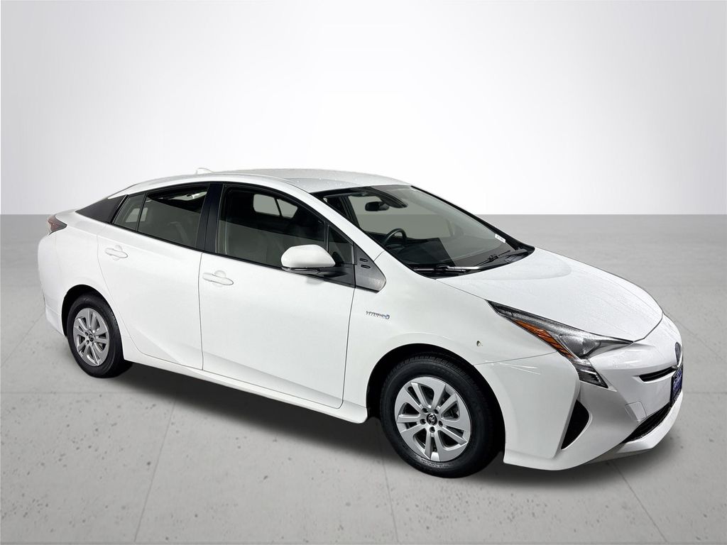 2017 Toyota Prius Two photo 4