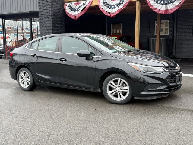 Used 2018 Chevrolet Cruze LT with VIN 1G1BE5SM6J7112620 for sale in Middlesboro, KY