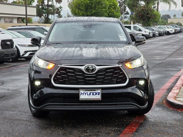 2024 Toyota Highlander LE photo 3