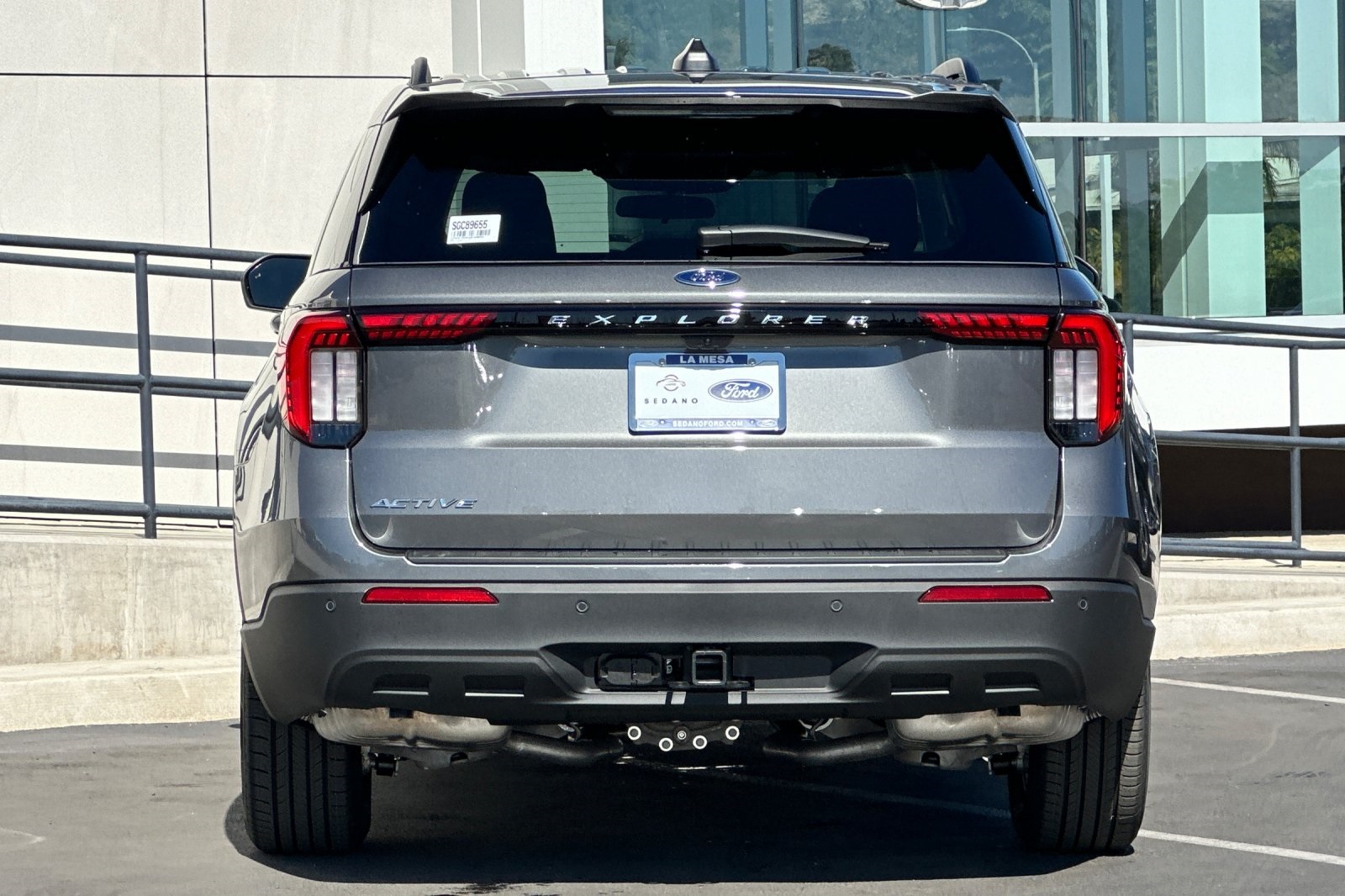 2025 Ford Explorer photo 4