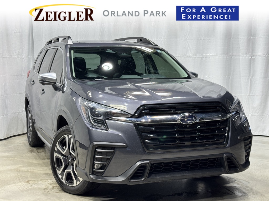 2023 Subaru Ascent Limited's photo