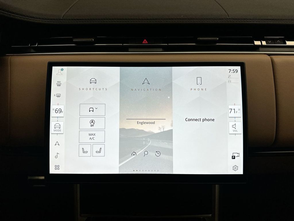 2024 Land Rover Range Rover SE photo 12