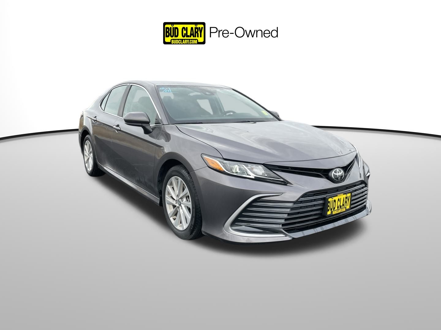 2023 Toyota Camry LE's photo