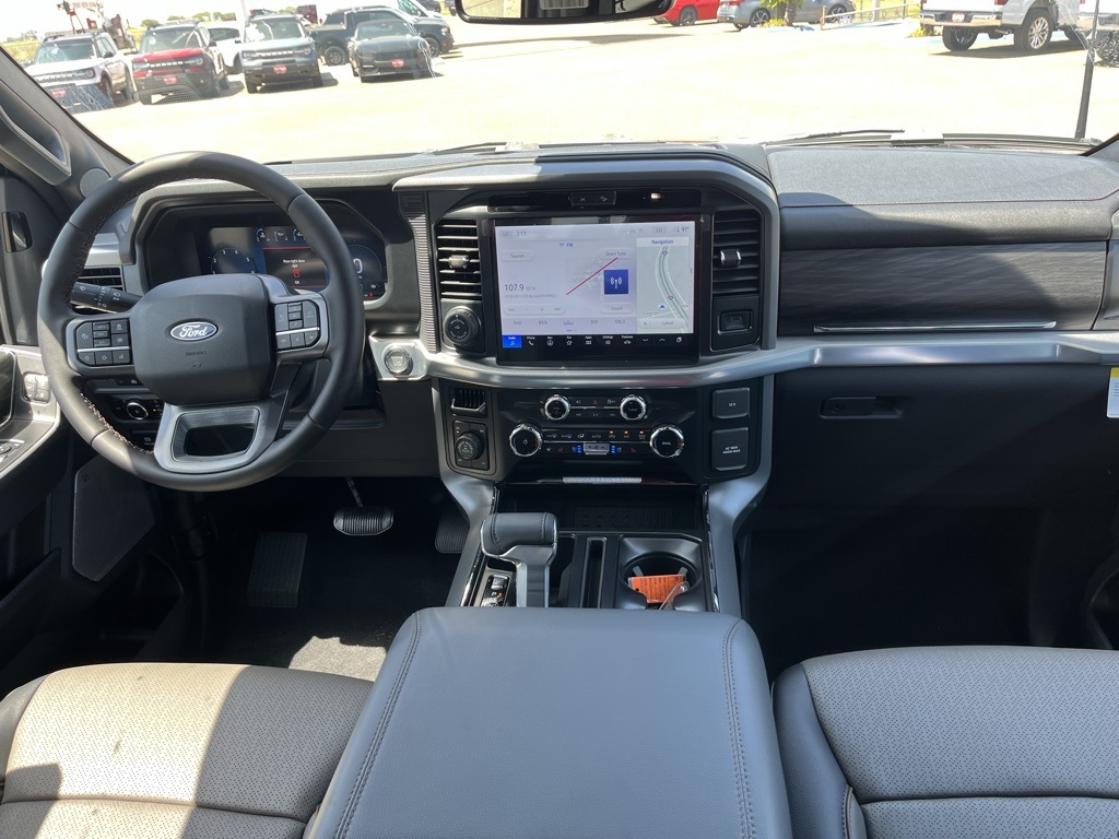 2025 Ford F-150 Lariat photo 8