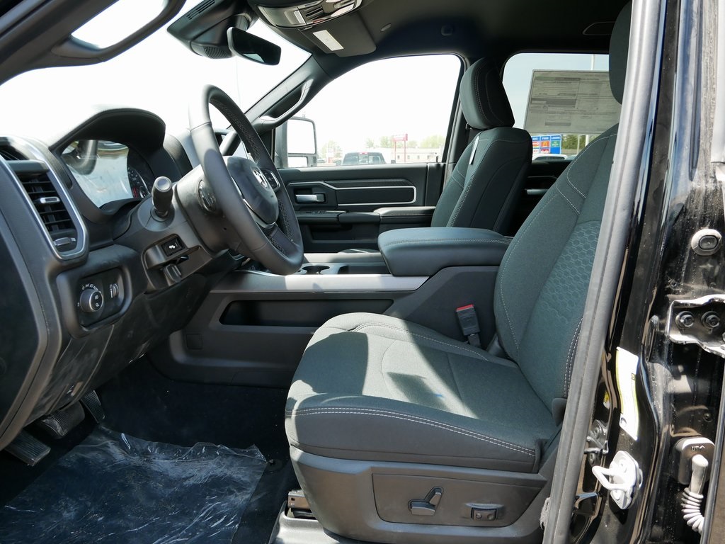 2025 Ram 2500 Big Horn photo 6