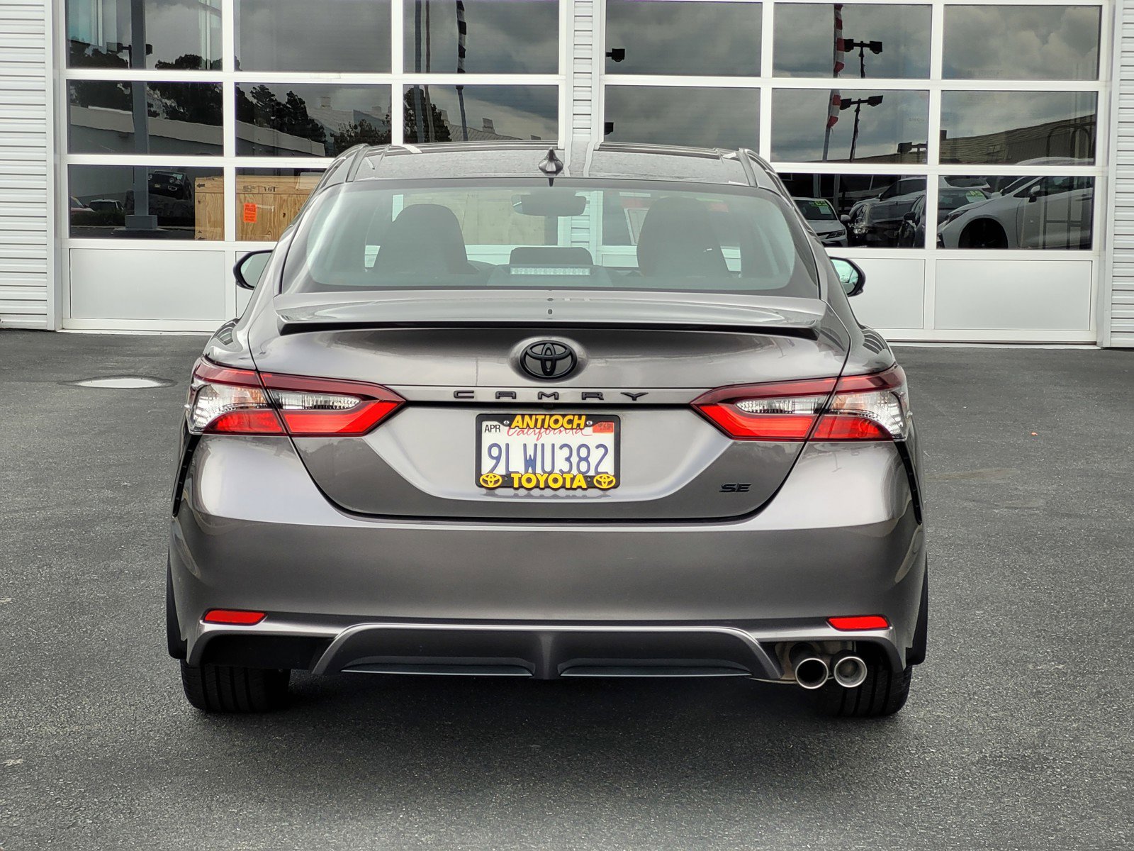 2024 Toyota Camry SE photo 3