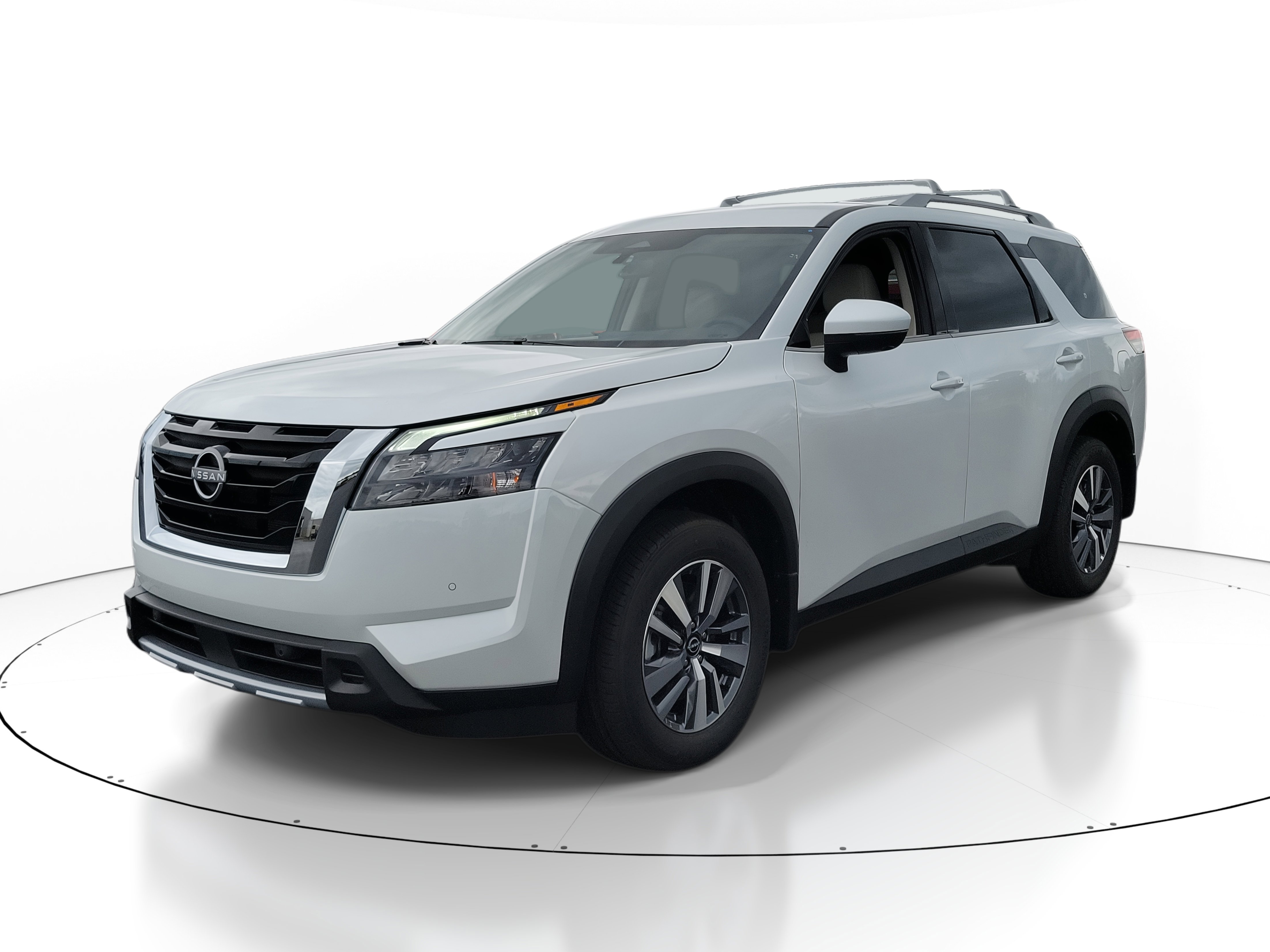 2025 Nissan Pathfinder SL photo 2