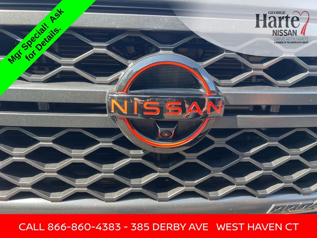 2024 Nissan Titan PRO-4X photo 8