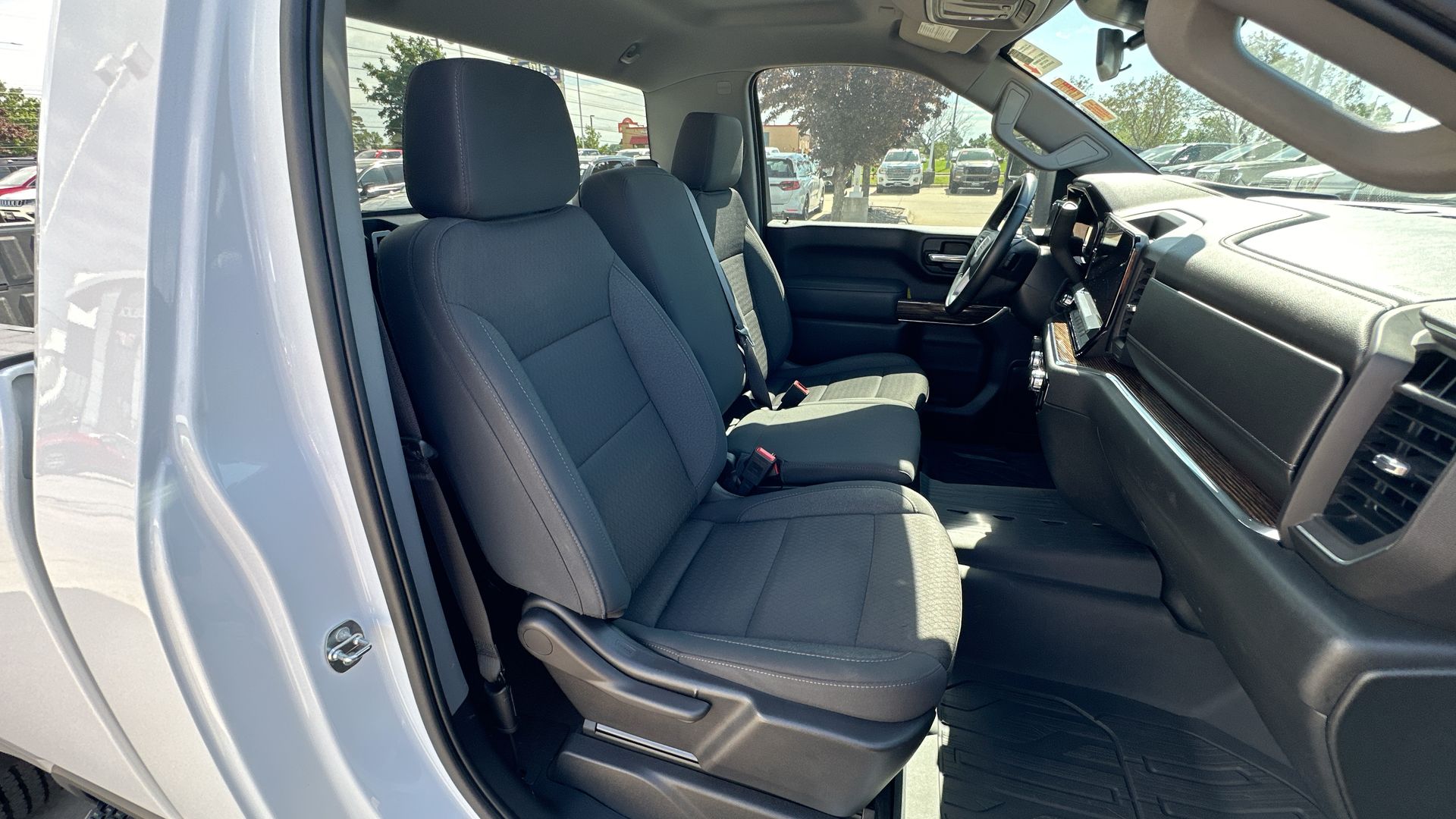 2024 Gmc Sierra 2500 HD SLE photo 26