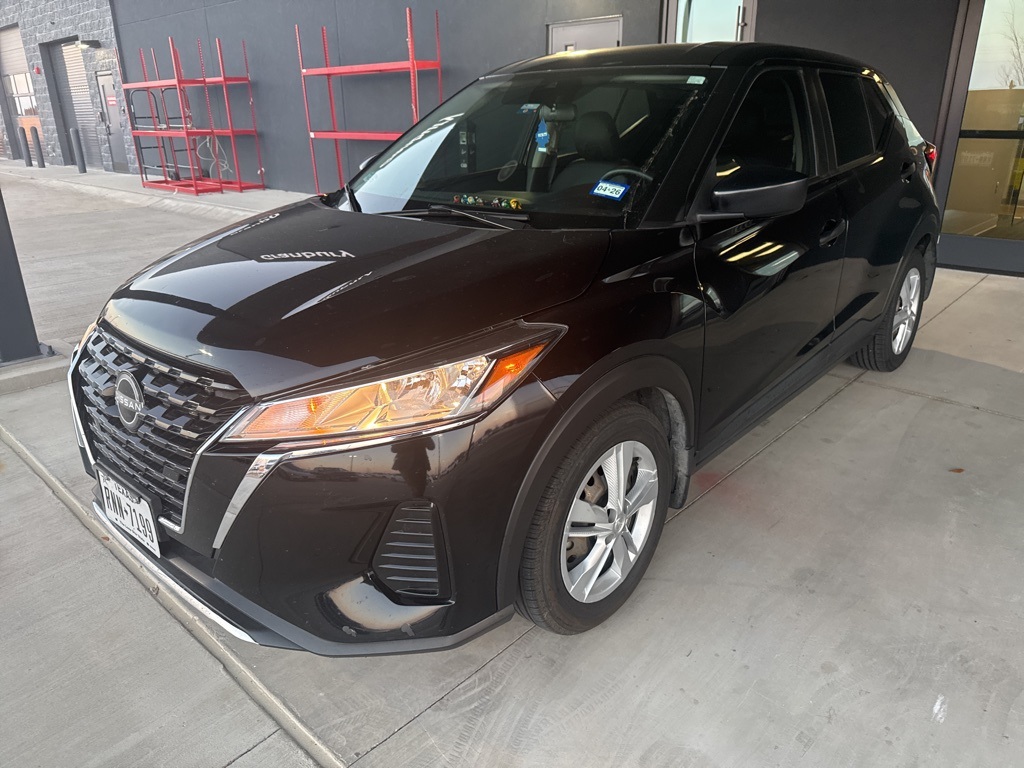 2022 Nissan Kicks S's photo