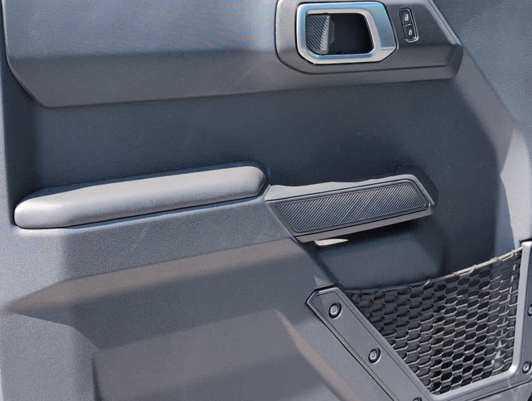 2025 Ford Bronco Base photo 5