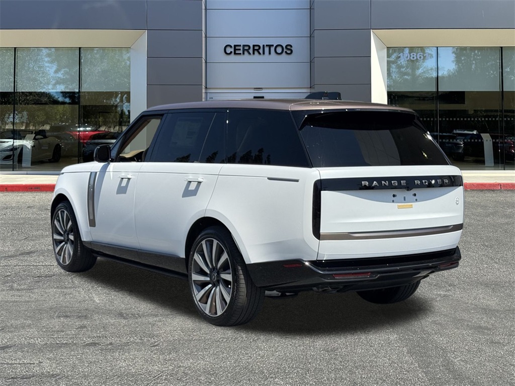2025 Land Rover Range Rover SV photo 5