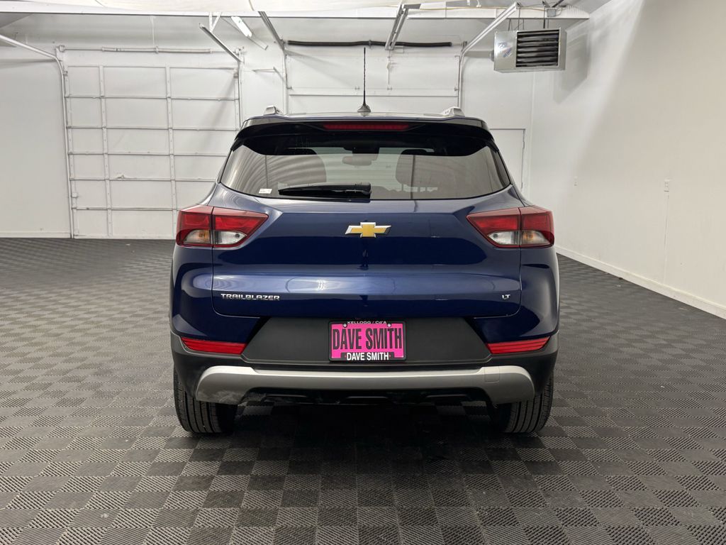 2023 Chevrolet Trailblazer LT photo 4
