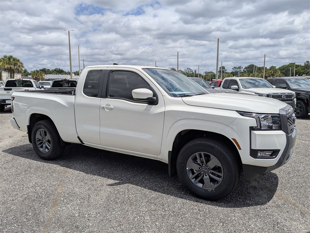 2025 Nissan Frontier SV photo 2