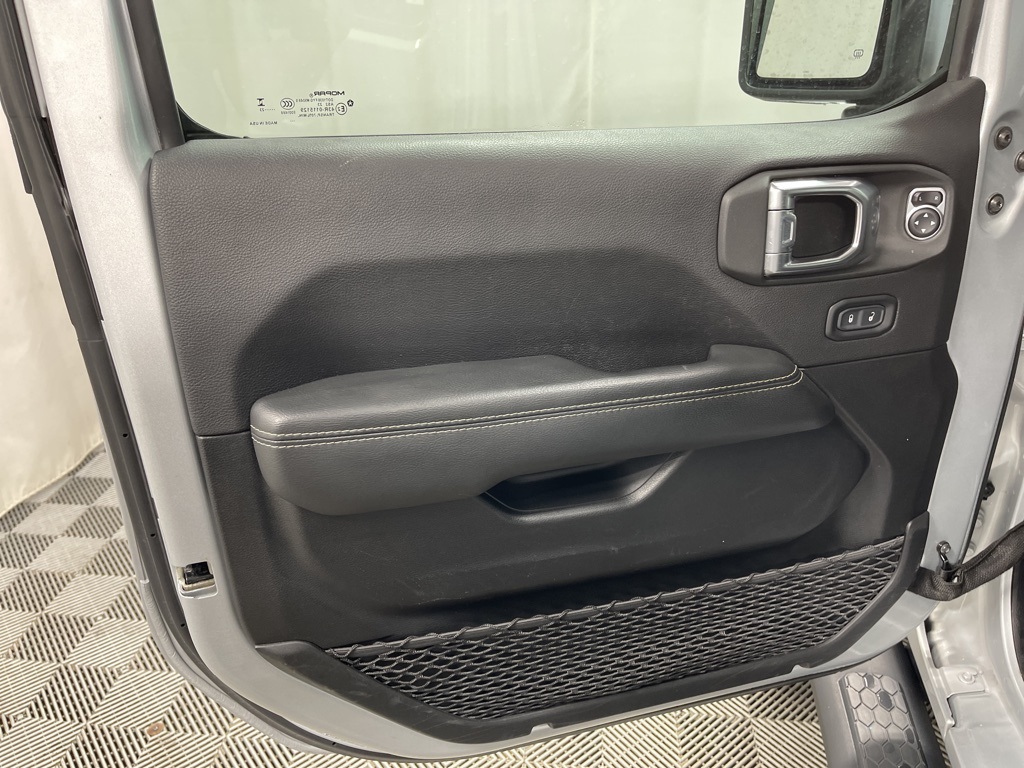 2023 Jeep Wrangler Sahara 4xe photo 21