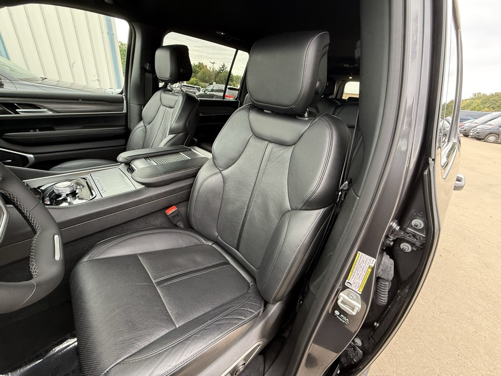2024 Jeep Wagoneer L Series II photo 21