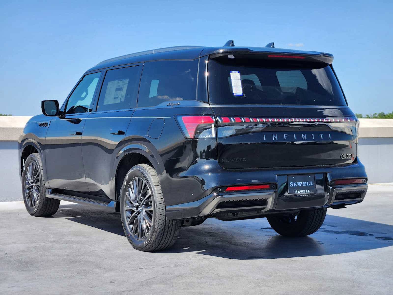 2025 Infiniti QX80 photo 4