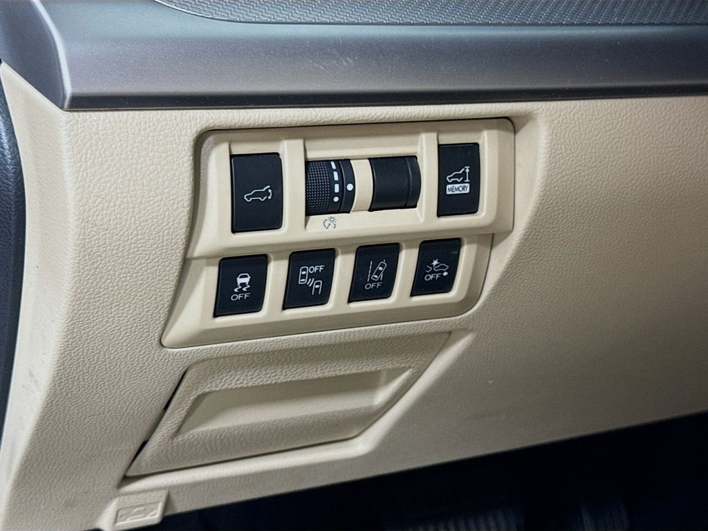 2019 Subaru Outback Premium photo 14