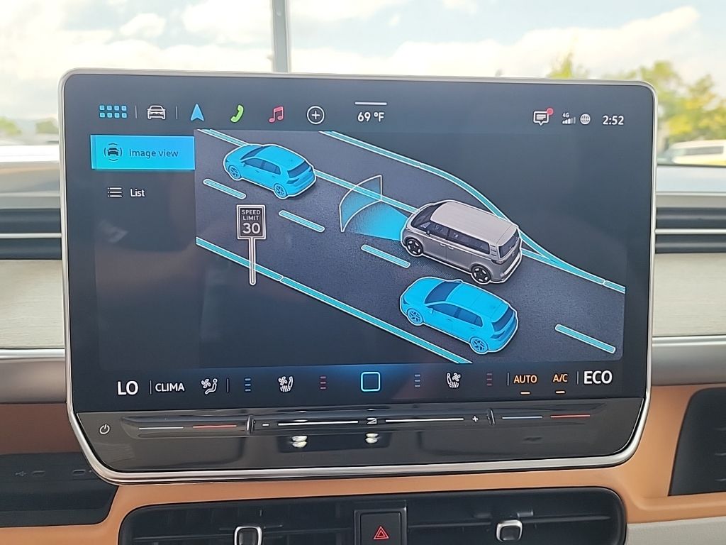 2025 Volkswagen ID. Buzz photo 18