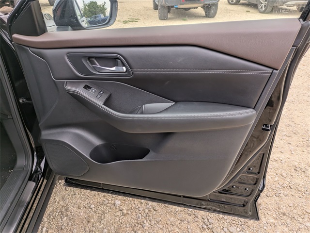 2023 Nissan Rogue SL photo 28