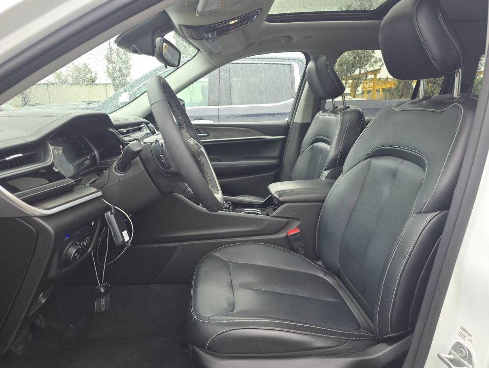 2022 Jeep Cherokee Limited 4xe photo 4