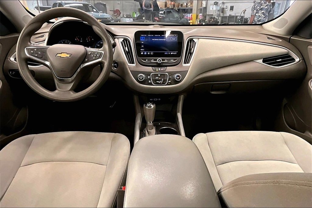 2020 Chevrolet Malibu LS photo 11